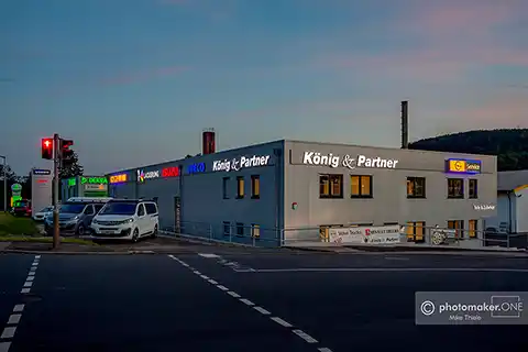 Kfz-Werkstatt bei Nacht <sup>#1</sup>