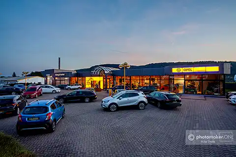 Autohaus bei Nacht <sup>#1</sup>