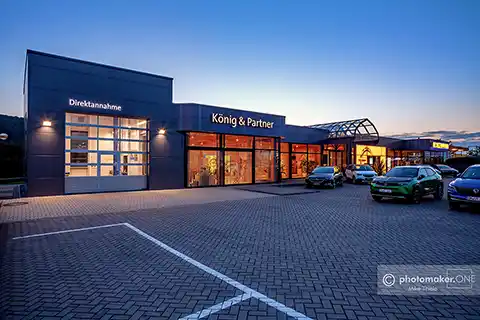 Autohaus bei Nacht <sup>#1</sup>