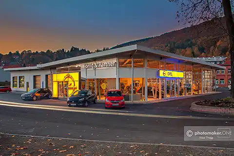 Autohaus bei Nacht <sup>#1</sup>